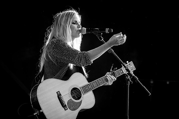 2012-08-19 - Lisa Miskovsky från Götaplatsen, Göteborg