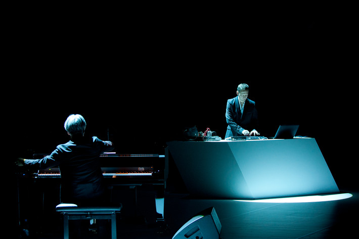 2012-10-05 - alva noto + Ryuichi Sakamoto från Uppsala Konsert & Kongress, Uppsala