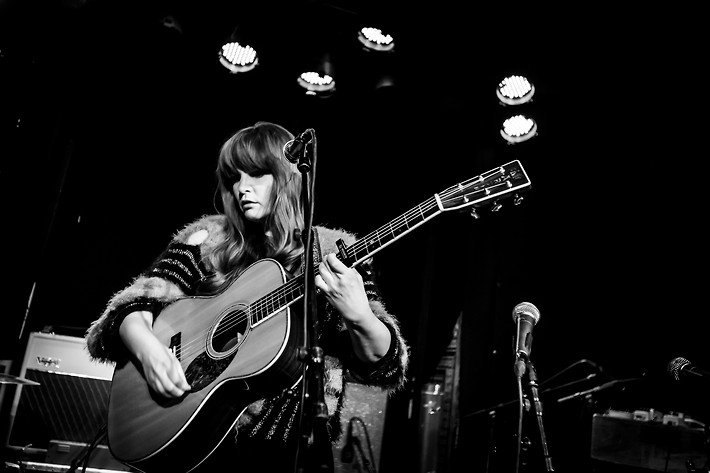 2012-12-30 - Umeåartister hyllar ISOLATION YEARS från Guitars, Umeå
