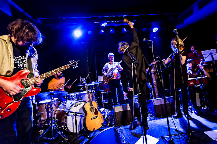 2012-12-30 - Umeåartister hyllar ISOLATION YEARS från Guitars, Umeå