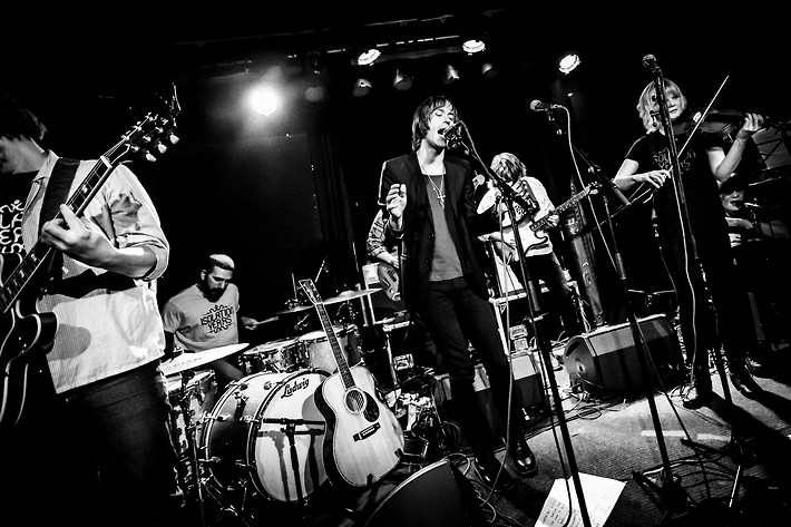 2012-12-30 - Umeåartister hyllar ISOLATION YEARS från Guitars, Umeå