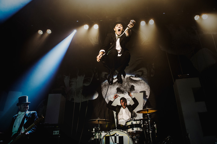 2013-02-02 - The Hives från Conventum, Örebro