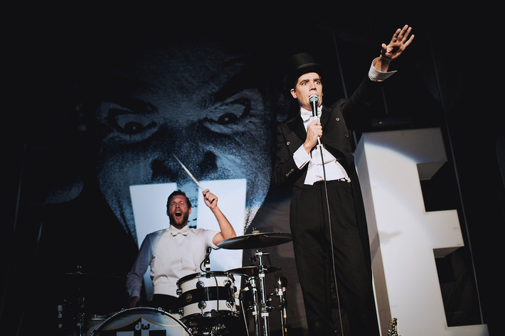 2013-02-02 - The Hives från Conventum, Örebro