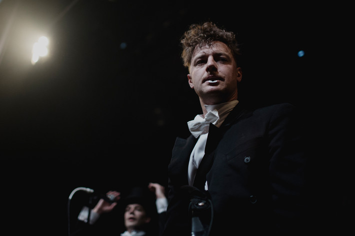 2013-02-02 - The Hives från Conventum, Örebro