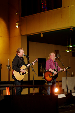 2013-04-02 - Plura & Carla från Tegskyrkan, Umeå