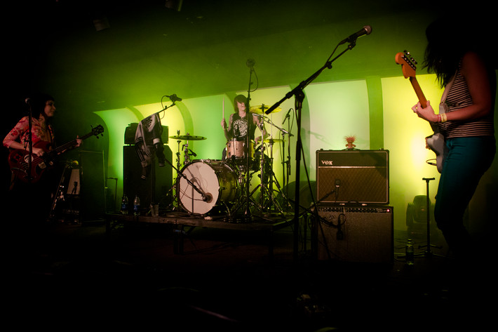 2013-04-06 - The Coathangers från Umeå Open, Umeå
