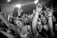 2013-05-04 - Icona Pop från Popadelica, Huskvarna