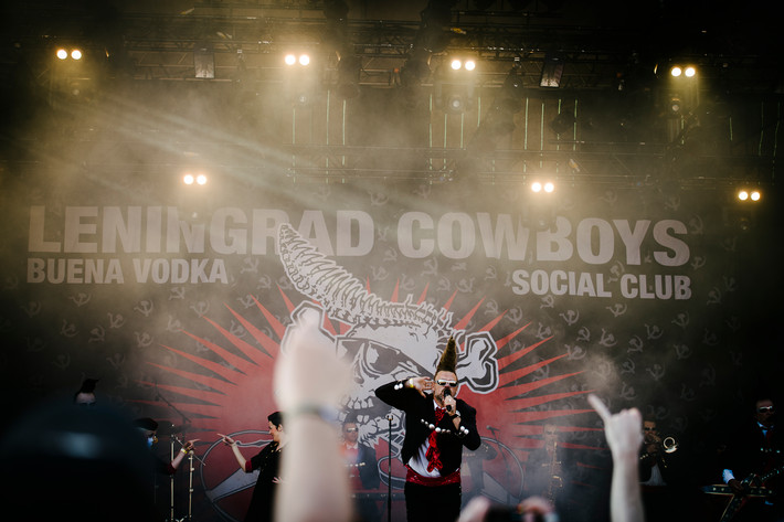 2013-06-07 - Leningrad Cowboys från Sweden Rock Festival, Sölvesborg