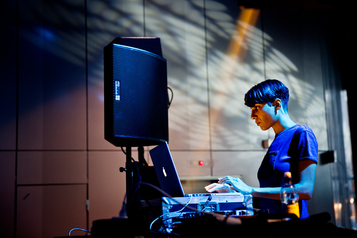 2013-06-08 - Fatima Al Qadiri från Uppsala Konsert & Kongress, Uppsala