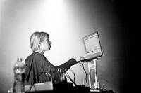 2013-06-08 - Holly Herndon från Uppsala Konsert & Kongress, Uppsala