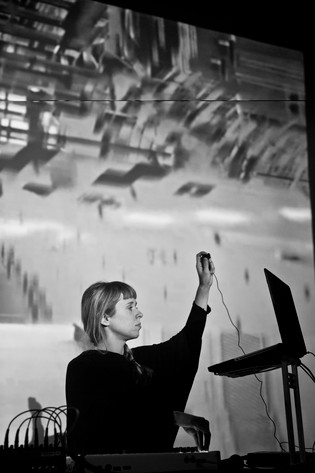 2013-06-08 - Holly Herndon från Uppsala Konsert & Kongress, Uppsala