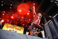 2013-06-27 - Gogol Bordello från Bråvalla, Norrköping