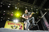 2013-06-27 - Gogol Bordello från Bråvalla, Norrköping