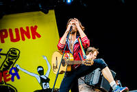 2013-06-27 - Gogol Bordello från Bråvalla, Norrköping