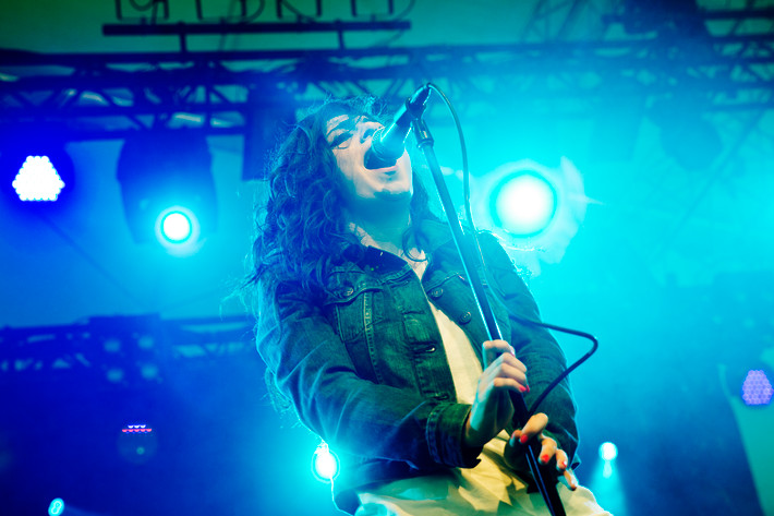 2013-06-27 - Charlie XCX från Bråvalla, Norrköping
