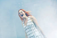 2013-06-27 - Icona Pop från Bråvalla, Norrköping