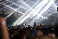 2013-06-27 - Icona Pop från Bråvalla, Norrköping