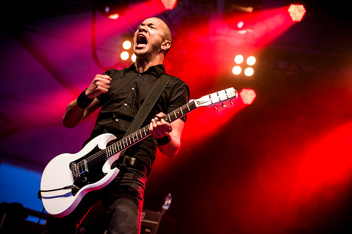 2013-06-28 - Danko Jones från Bråvalla, Norrköping