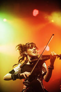 2013-06-29 - Lindsey Stirling från Bråvalla, Norrköping