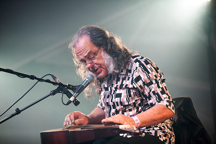2013-07-04 - David Lindley från Roskildefestivalen, Roskilde
