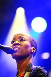 2013-07-05 - Rokia Traoré från Roskildefestivalen, Roskilde