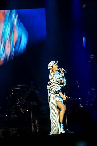 2013-07-05 - Rihanna från Roskildefestivalen, Roskilde