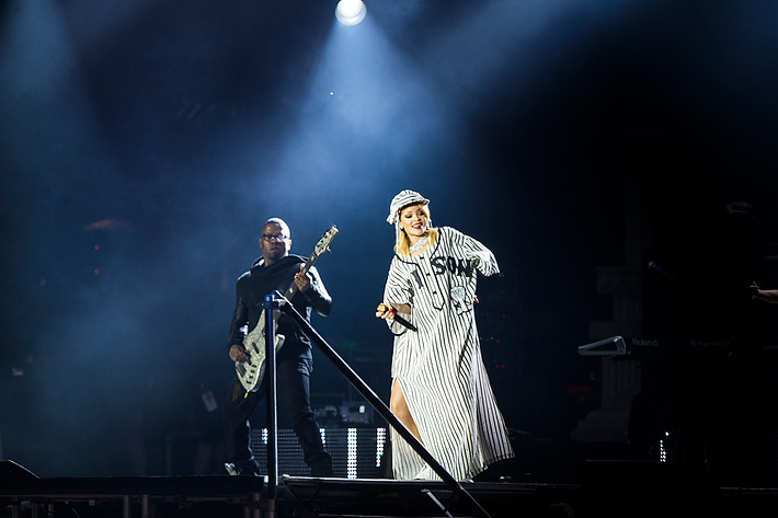 2013-07-05 - Rihanna från Roskildefestivalen, Roskilde