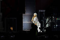 2013-07-05 - Rihanna från Roskildefestivalen, Roskilde