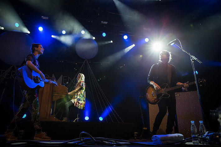 2013-07-05 - Of Monsters And Men från Roskildefestivalen, Roskilde
