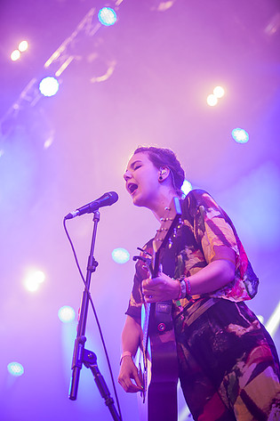 2013-07-05 - Of Monsters And Men från Roskildefestivalen, Roskilde