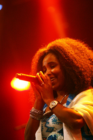 2013-07-06 - Badume's Band & Selamnesh Zemene från Roskildefestivalen, Roskilde