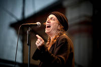 2013-07-12 - Patti Smith från Botaniska Trädgården, Uppsala