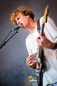 2013-07-24 - Shout Out Louds från Emmabodafestivalen, Emmaboda