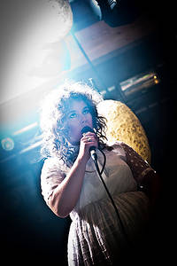 2013-07-24 - Purity Ring från Emmabodafestivalen, Emmaboda
