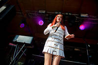 2013-07-26 - Icona Pop från Emmabodafestivalen, Emmaboda