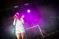 2013-07-26 - Icona Pop från Emmabodafestivalen, Emmaboda