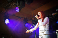 2013-07-26 - Icona Pop från Emmabodafestivalen, Emmaboda