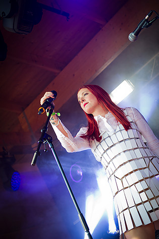 2013-07-26 - Icona Pop från Emmabodafestivalen, Emmaboda