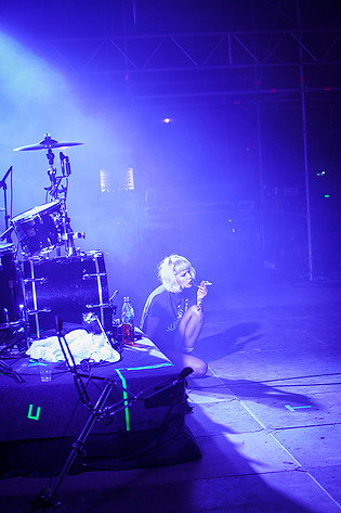 2013-07-25 - Crystal Castles från Storsjöyran, Östersund