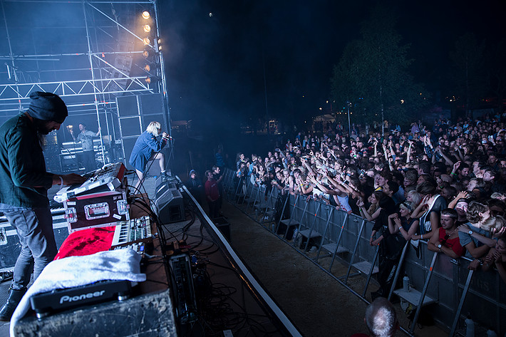 2013-07-25 - Crystal Castles från Storsjöyran, Östersund