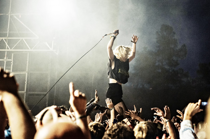 2013-07-25 - Crystal Castles från Storsjöyran, Östersund