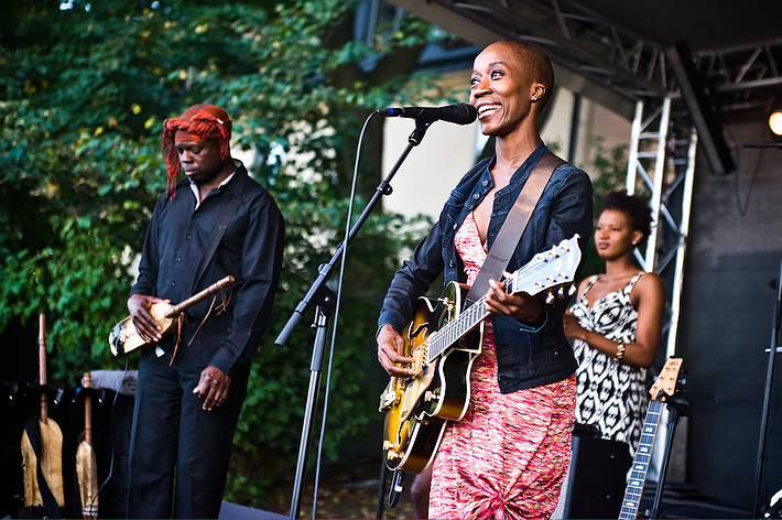 2013-08-05 - Rokia Traoré från Mosebacke Terrassen, Stockholm