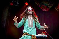 2013-08-08 - Crystal Fighters från Way Out West, Göteborg
