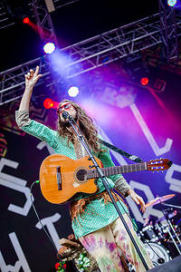 2013-08-08 - Crystal Fighters från Way Out West, Göteborg