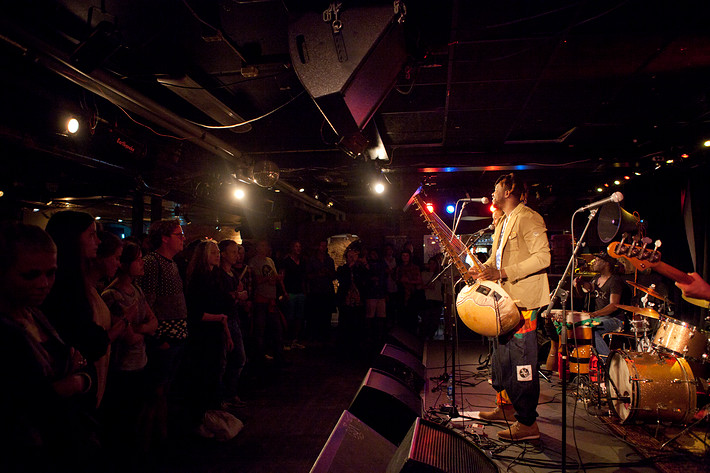 2013-08-07 - Sousou & Maher Cissoko från Way Out West, Göteborg