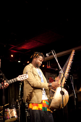 2013-08-07 - Sousou & Maher Cissoko från Way Out West, Göteborg