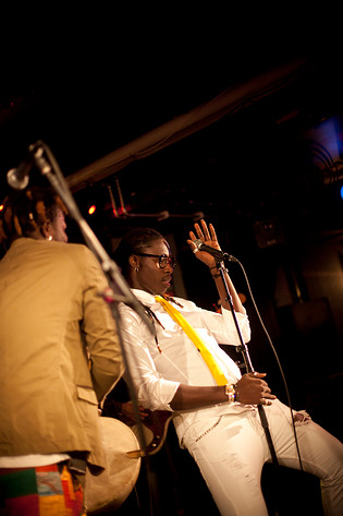 2013-08-07 - Sousou & Maher Cissoko från Way Out West, Göteborg