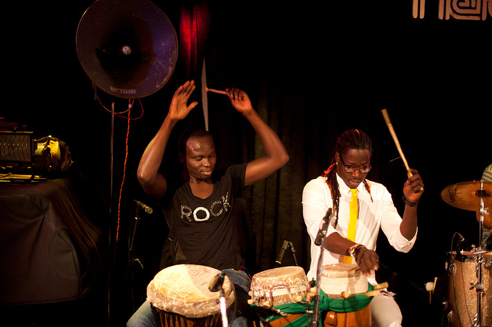 2013-08-07 - Sousou & Maher Cissoko från Way Out West, Göteborg