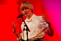 2013-08-07 - Jenny Hval från Way Out West, Göteborg