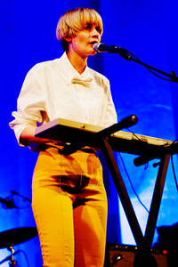 2013-08-07 - Jenny Hval från Way Out West, Göteborg